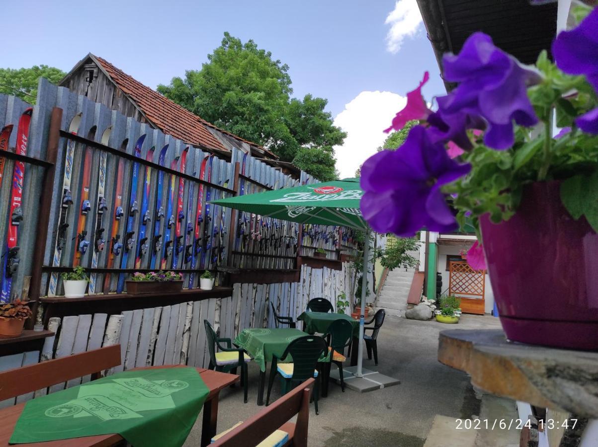 Hotel Tatrania Stará Lesná Buitenkant foto